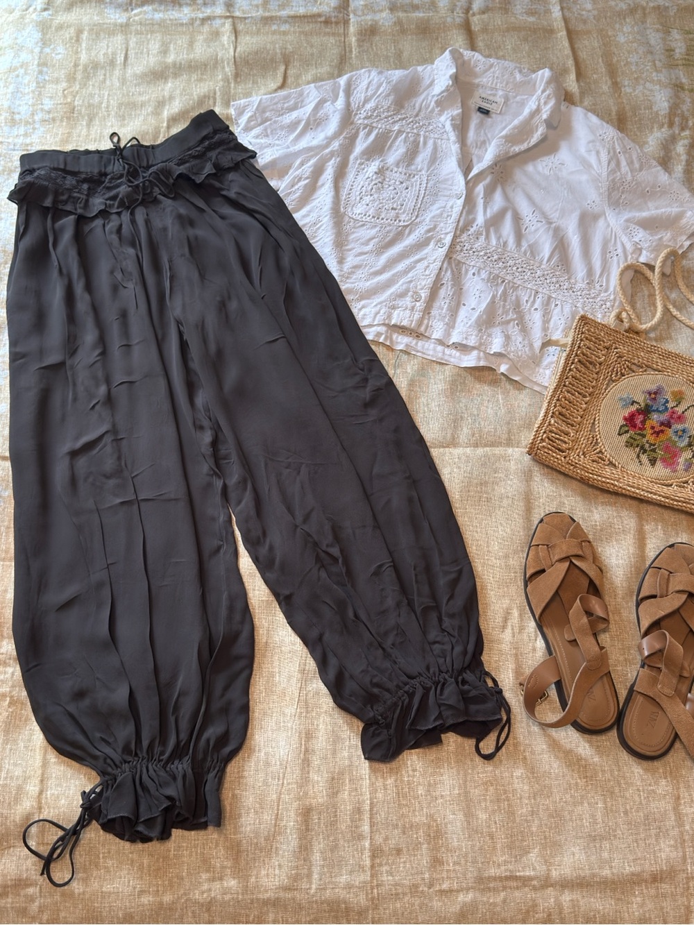 H&M LACE-DETAIL VISCOSE PANTS